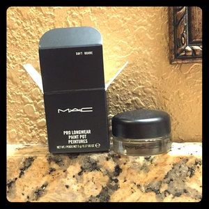 MAC Soft Ocher Paint Pot